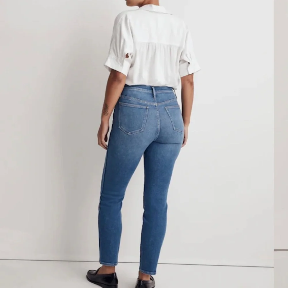 Madewell Curvy Stovepipe Jeans - Picture 2 of 4
